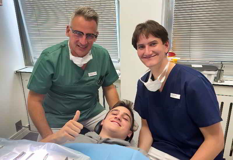 Chirurg Dr. Lalyko, Hospitant Giring, Patient Klinge