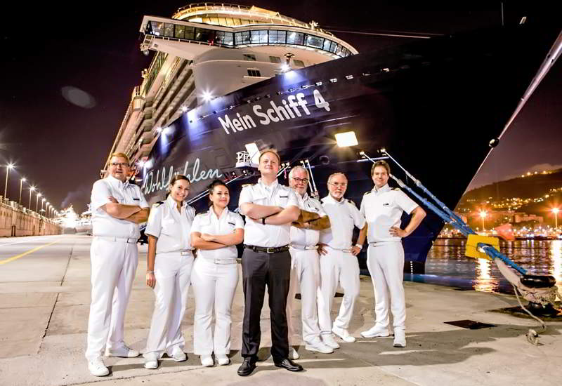 Cbr. Kroll als Schiffsarzt